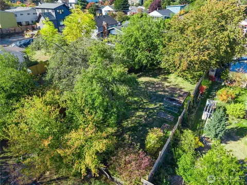 View/Area - 733 N 97th St, Seattle, WA 98103 photo 1 of 7