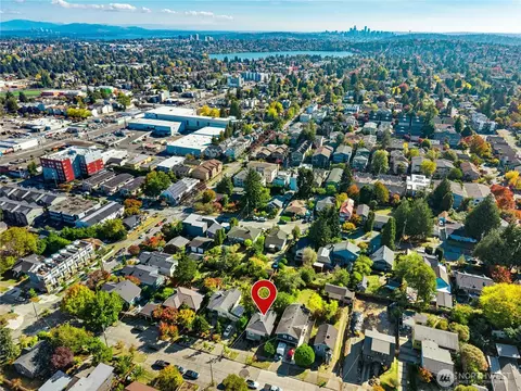 View/Area - 733 N 97th St, Seattle, WA 98103 photo 4 of 7