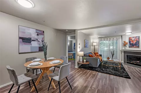 7223 NE 175th St, Kenmore, WA 98028