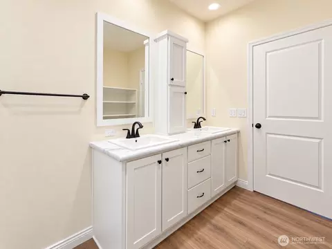 Bath - 2048 Timber St #122, Enumclaw, WA 98022 photo 3 of 5