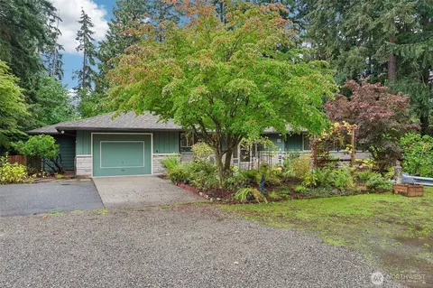 6115 NE 185th St, Kenmore, WA 98028