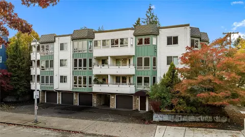 12349 Roosevelt Way NE #401, Seattle, WA 98125