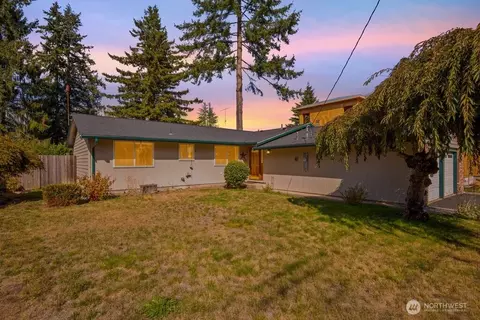 8622 NE 139th St, Kirkland, WA 98034