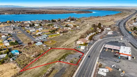 4994 Airway Dr NE, Moses Lake, WA 98837