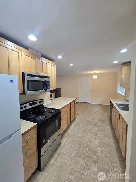 Kitchen - 7160 Mecklem Rd, Everson, WA 98247 photo 1 of 1