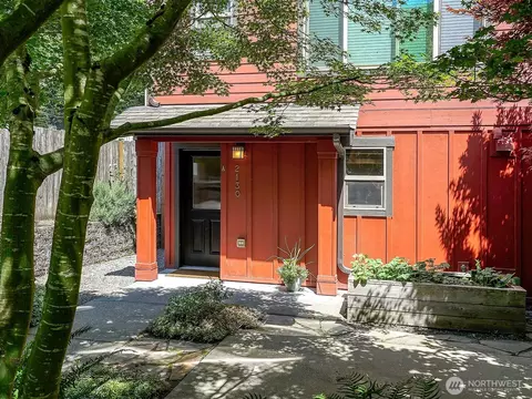 2130 N 113th St #A, Seattle, WA 98133