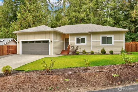 61 Clipper Ln, Port Ludlow, WA 98365