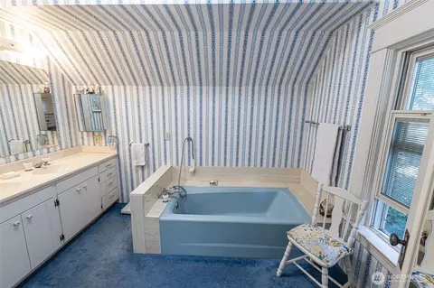 Bath - 705 Boyer Ave, Walla Walla, WA 99362 photo 1 of 2
