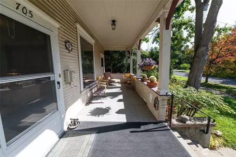 Exterior - 705 Boyer Ave, Walla Walla, WA 99362 photo 3 of 6