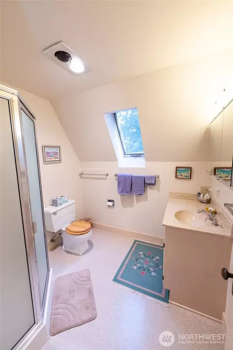 Bath - 705 Boyer Ave, Walla Walla, WA 99362 photo 2 of 2