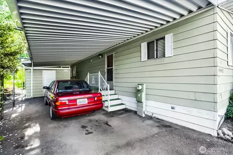 Exterior - 19417 129th Ave NE, Bothell, WA 98011 photo 1 of 5