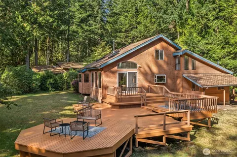20506 Old Mill Rd SW, Vashon, WA 98070