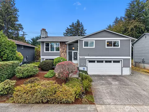 1216 N Woodlawn St, Tacoma, WA 98406