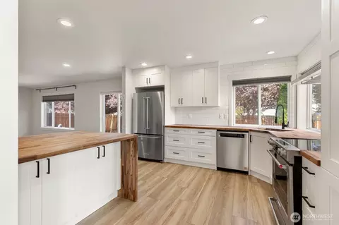 Kitchen - 20116 14th Avenue Ct E, Spanaway, WA 98387 photo 3 of 5