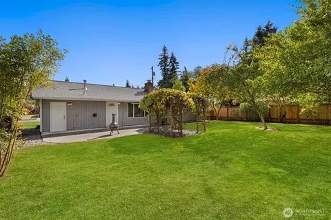 Exterior - 5706 Highland Rd, Everett, WA 98203 photo 4 of 6