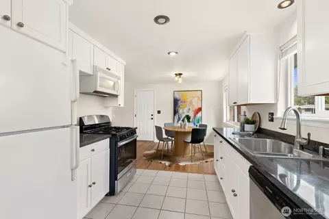 Kitchen - 5706 Highland Rd, Everett, WA 98203 photo 3 of 3