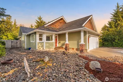 643 Woodland Loop NE, Ocean Shores, WA 98569