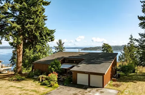 3363 Greenbank Dr, Greenbank, WA 98253