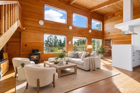 3363 Greenbank Dr, Greenbank, WA 98253