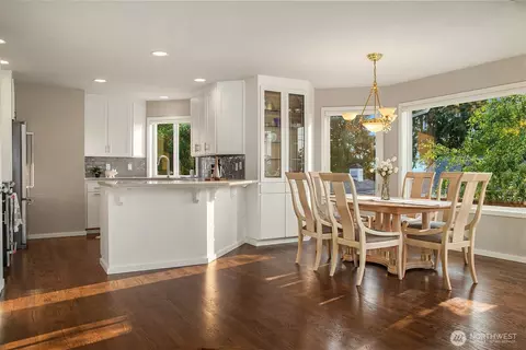 Dining - 912 Cedar St, Edmonds, WA 98020 photo 1 of 3