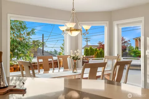 Dining - 912 Cedar St, Edmonds, WA 98020 photo 3 of 3