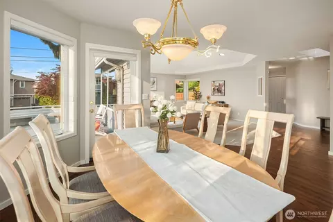 Dining - 912 Cedar St, Edmonds, WA 98020 photo 2 of 3