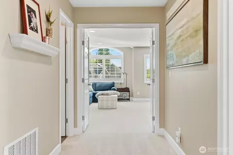 Entry Way - 20632 37th Ave SE, Bothell, WA 98021 photo 4 of 7