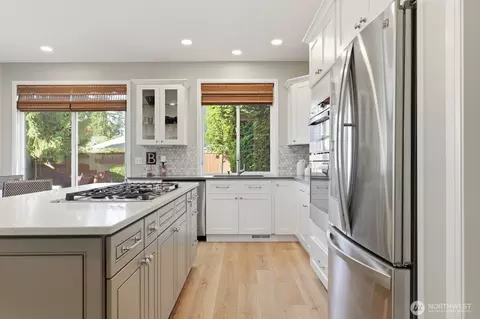 Kitchen - 20632 37th Ave SE, Bothell, WA 98021 photo 3 of 4