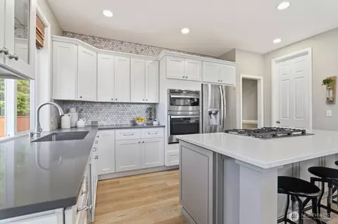 Kitchen - 20632 37th Ave SE, Bothell, WA 98021 photo 1 of 4
