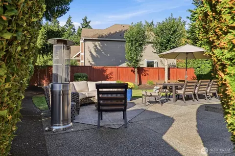 Exterior - 20632 37th Ave SE, Bothell, WA 98021 photo 5 of 6