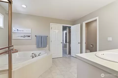 Bath - 20632 37th Ave SE, Bothell, WA 98021 photo 3 of 4