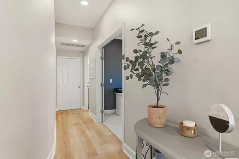 Entry Way - 20632 37th Ave SE, Bothell, WA 98021 photo 6 of 7