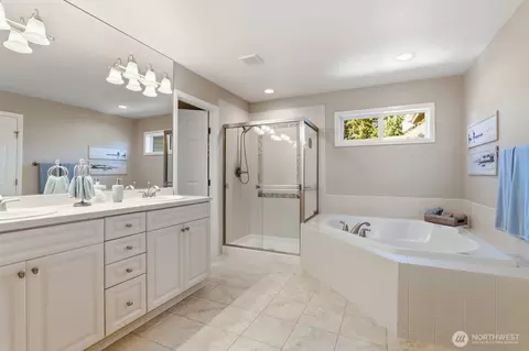 Bath - 20632 37th Ave SE, Bothell, WA 98021 photo 2 of 4