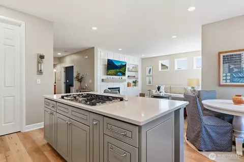 Kitchen - 20632 37th Ave SE, Bothell, WA 98021 photo 4 of 4