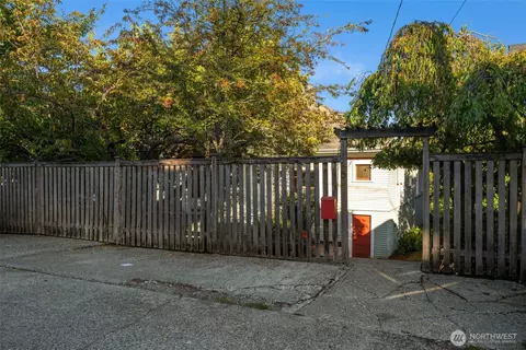 Exterior - 809 23rd Ave E, Seattle, WA 98112 photo 2 of 2