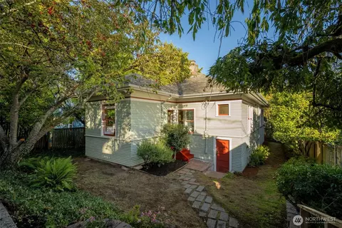 Exterior - 809 23rd Ave E, Seattle, WA 98112 photo 1 of 2