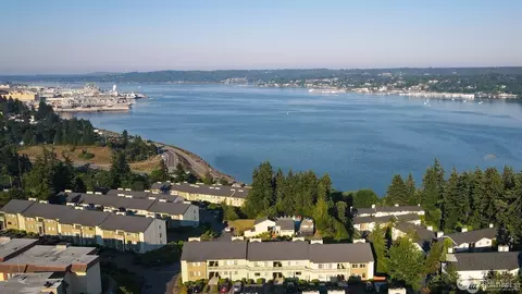 1700 W Sunn Fjord Ln #L204, Bremerton, WA 98312