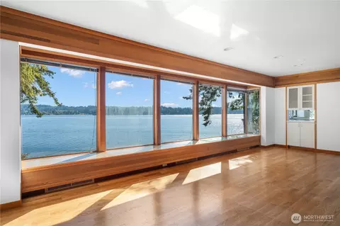 3773 Erlands Point Rd NW, Bremerton, WA 98312