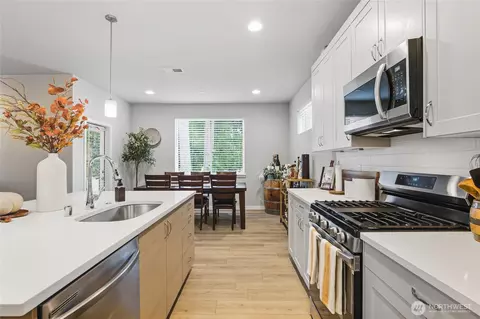 Kitchen - 16314 8th Ave E, Spanaway, WA 98387 photo 3 of 4