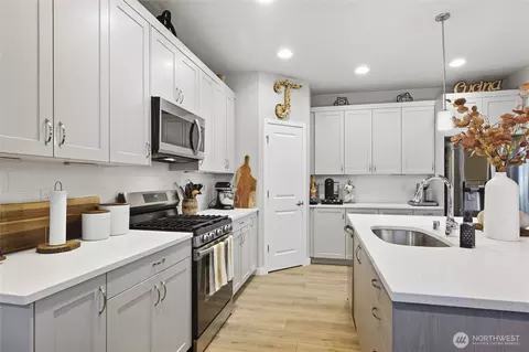 Kitchen - 16314 8th Ave E, Spanaway, WA 98387 photo 4 of 4
