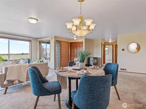 Dining - 407 Norman St, Sequim, WA 98382 photo 2 of 3