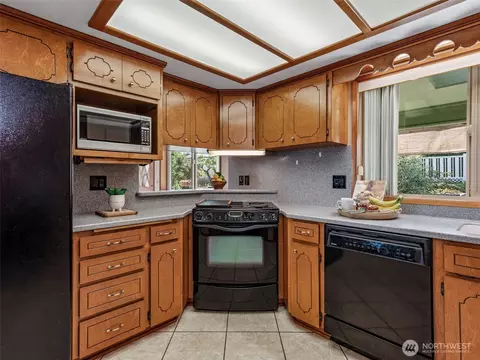 Kitchen - 407 Norman St, Sequim, WA 98382 photo 3 of 3