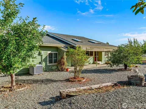 Exterior - 407 Norman St, Sequim, WA 98382 photo 3 of 5