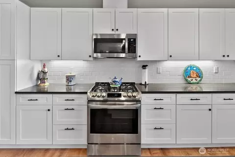 Kitchen - 1285 Fox Hollow Rd, Sequim, WA 98382 photo 3 of 6