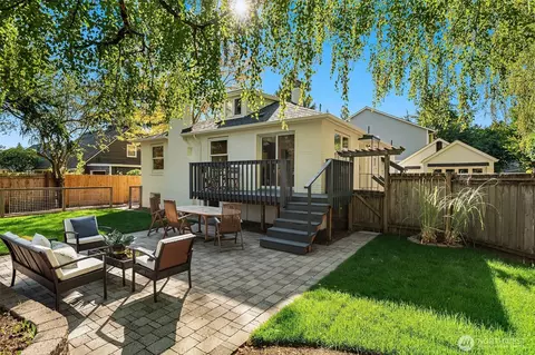 8015 42nd Ave NE, Seattle, WA 98115