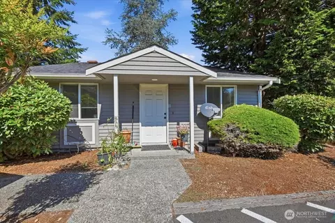406 E Pioneer St #A, Granite Falls, WA 98252