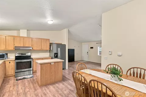 22706 114th Pl SE, Kent, WA 98031