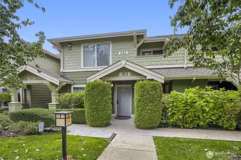 1905 24th Ave NE #103, Issaquah, WA 98029