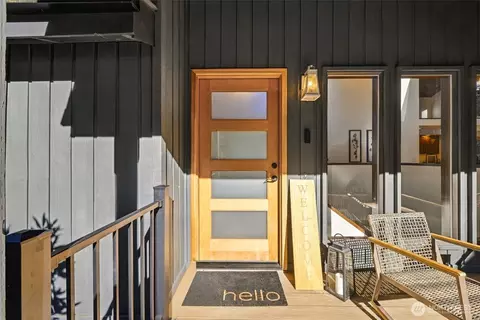Entry Way - 21931 3rd Ave SE, Bothell, WA 98021 photo 1 of 2