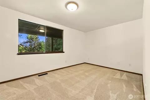 Bedroom - 21931 3rd Ave SE, Bothell, WA 98021 photo 3 of 4